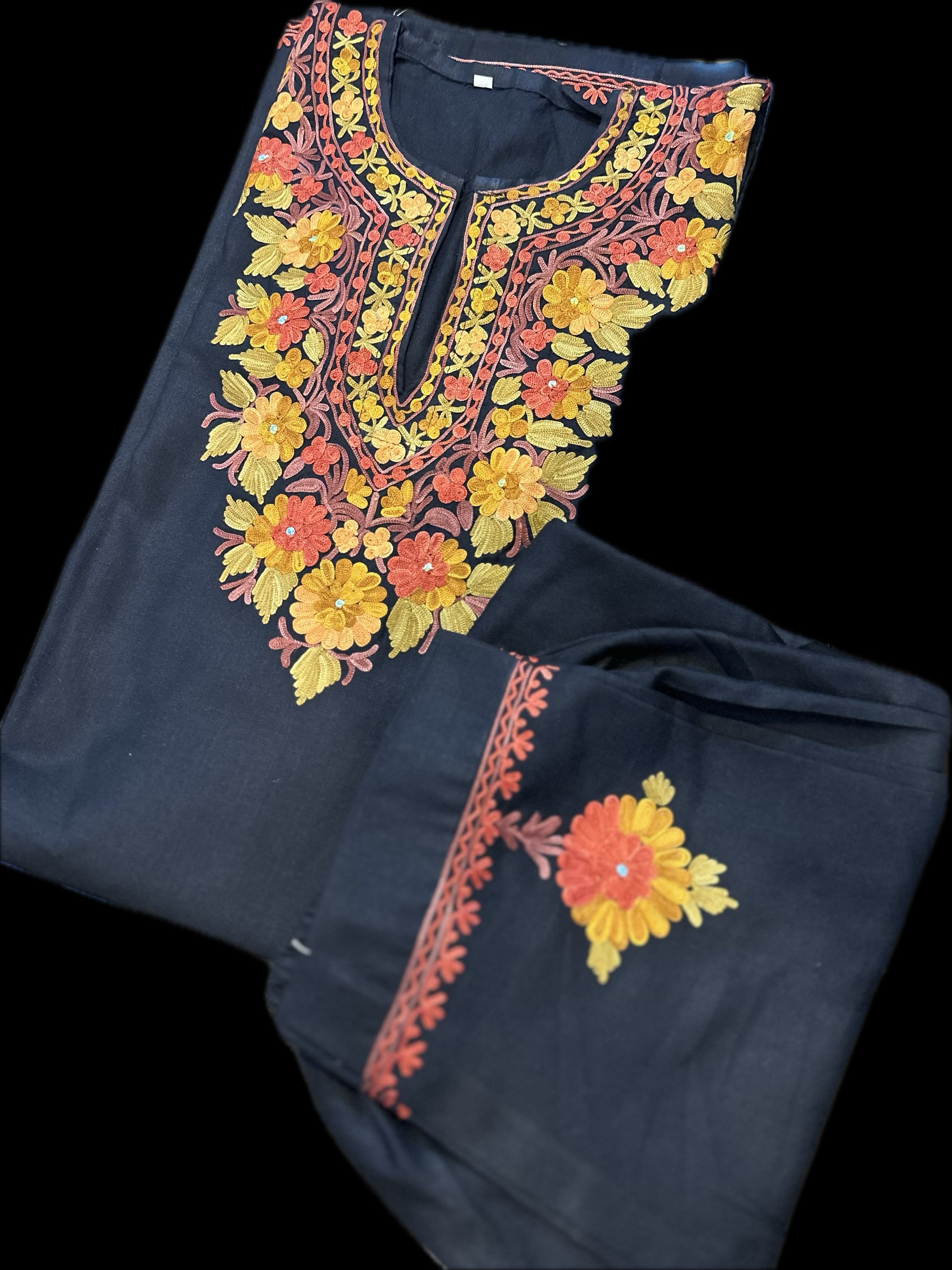 Summer Pheran set (Aari)