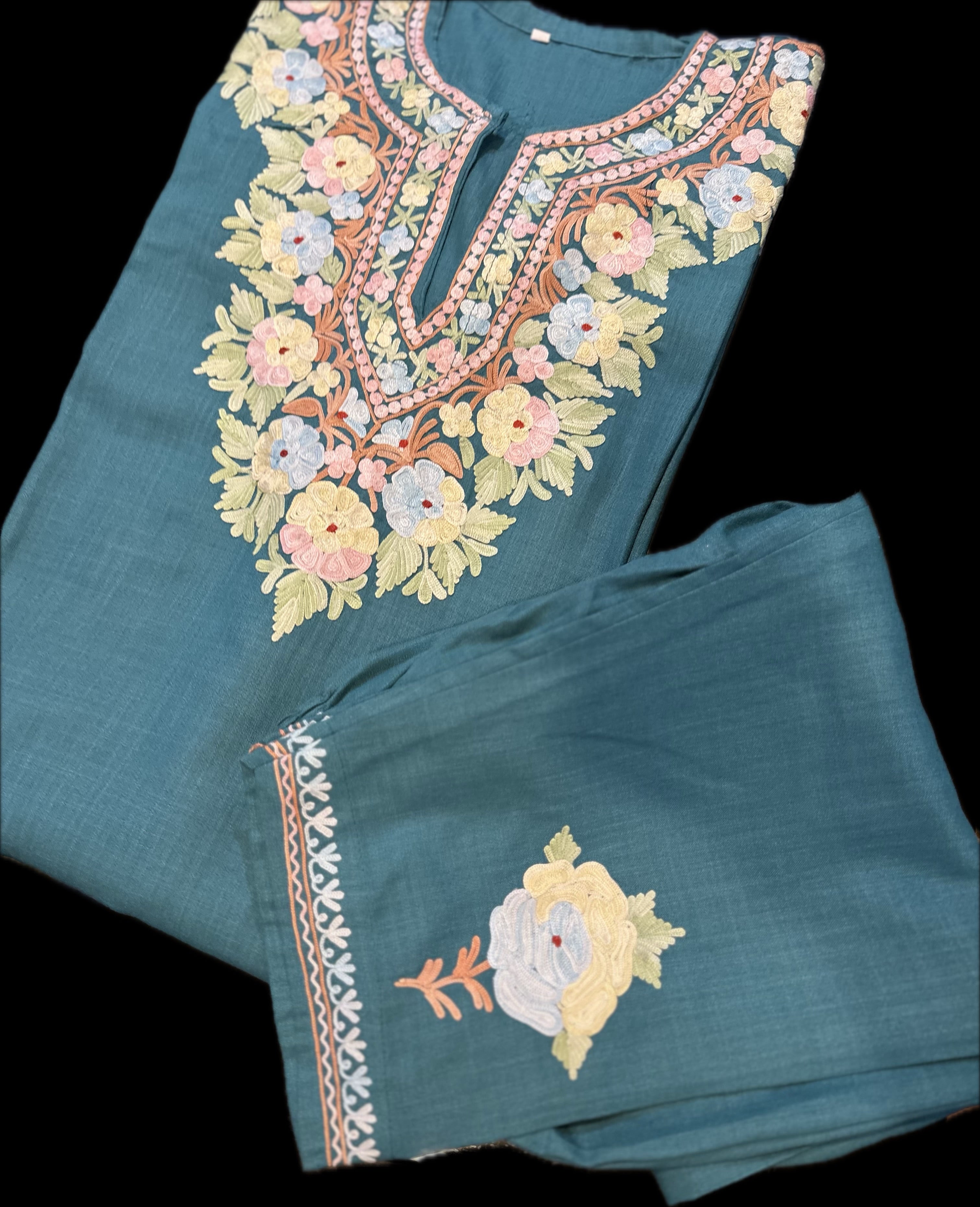 Summer Pheran set (Aari)